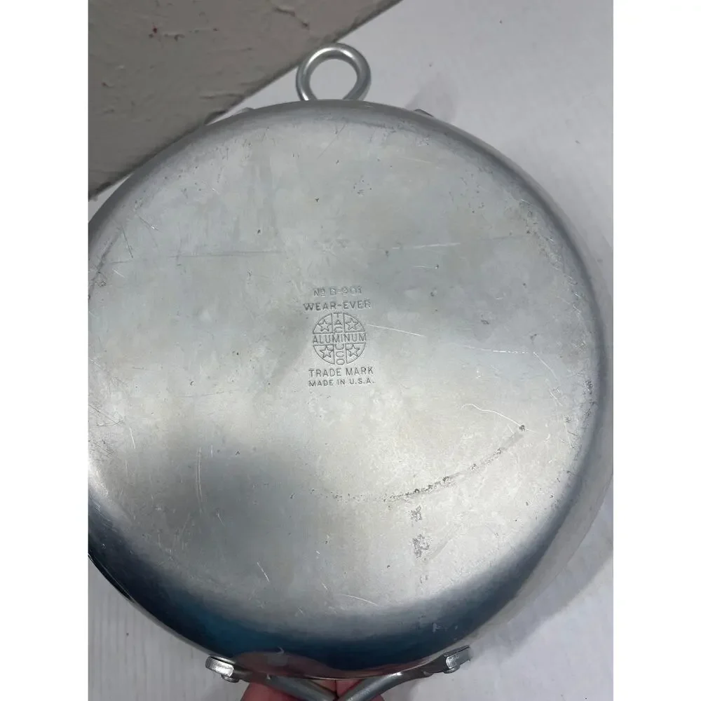 Wear-Ever No.‎ B-901 vintage fry pan 9” with lid